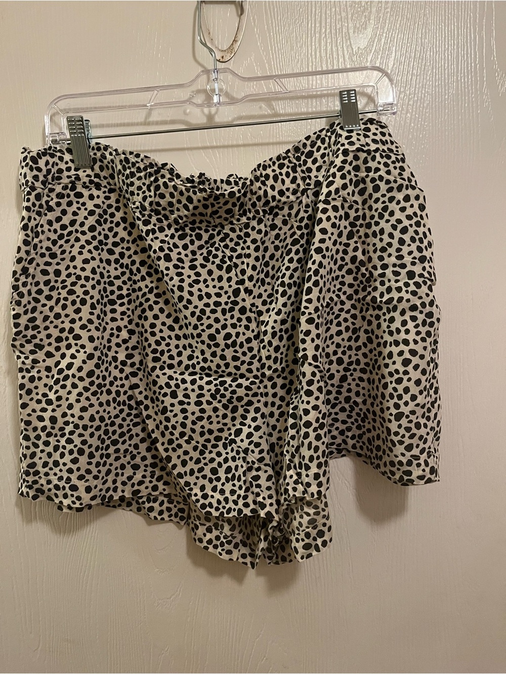 aerie xl Cream and Black print shorts
